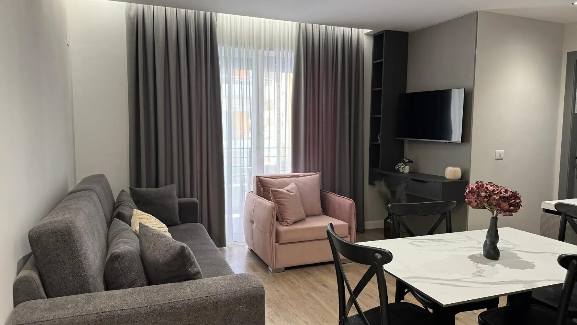 Fael First Luxury Apartments Lungomare Avlonya