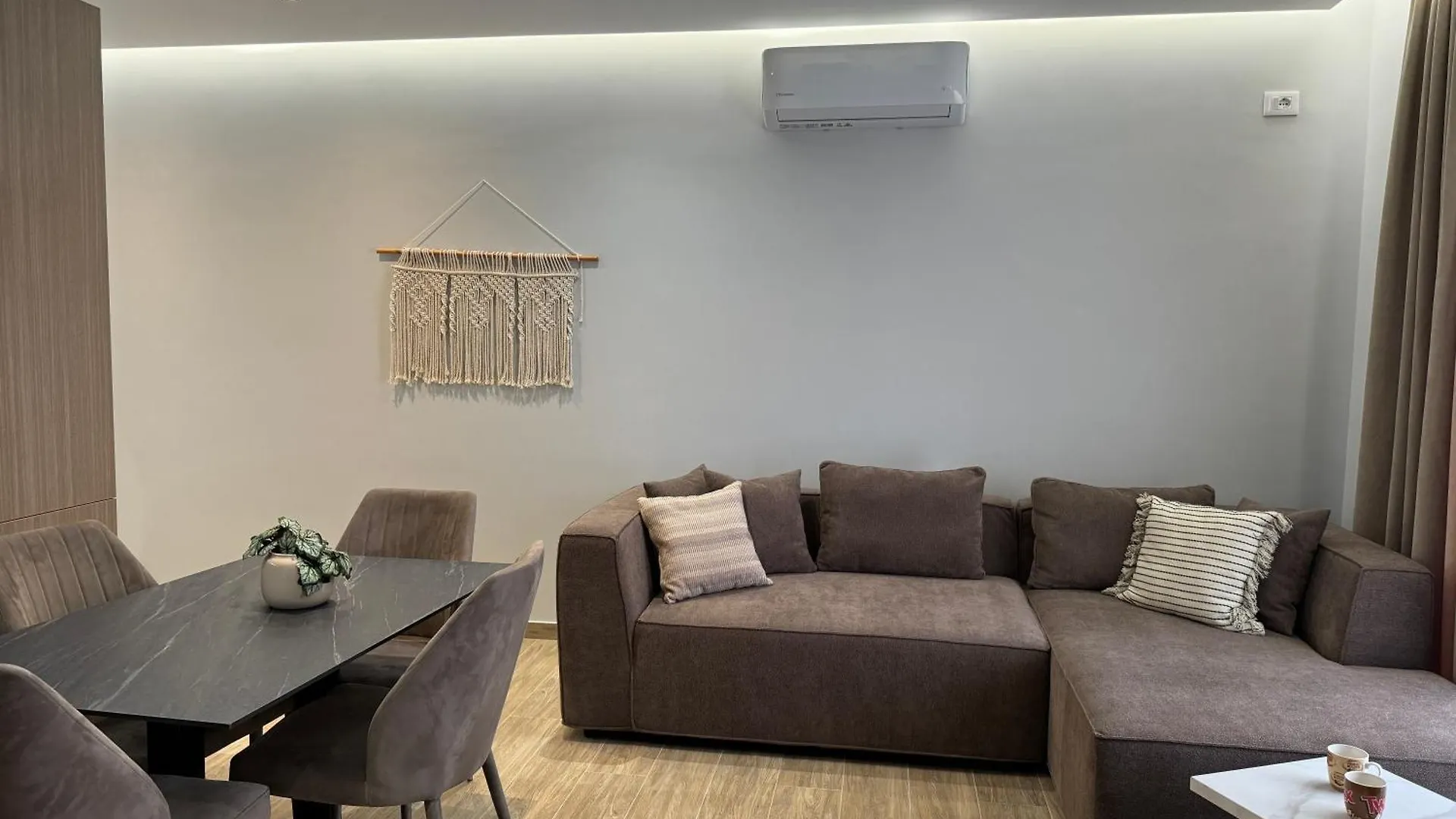 Fael First Luxury Apartments Lungomare Avlonya