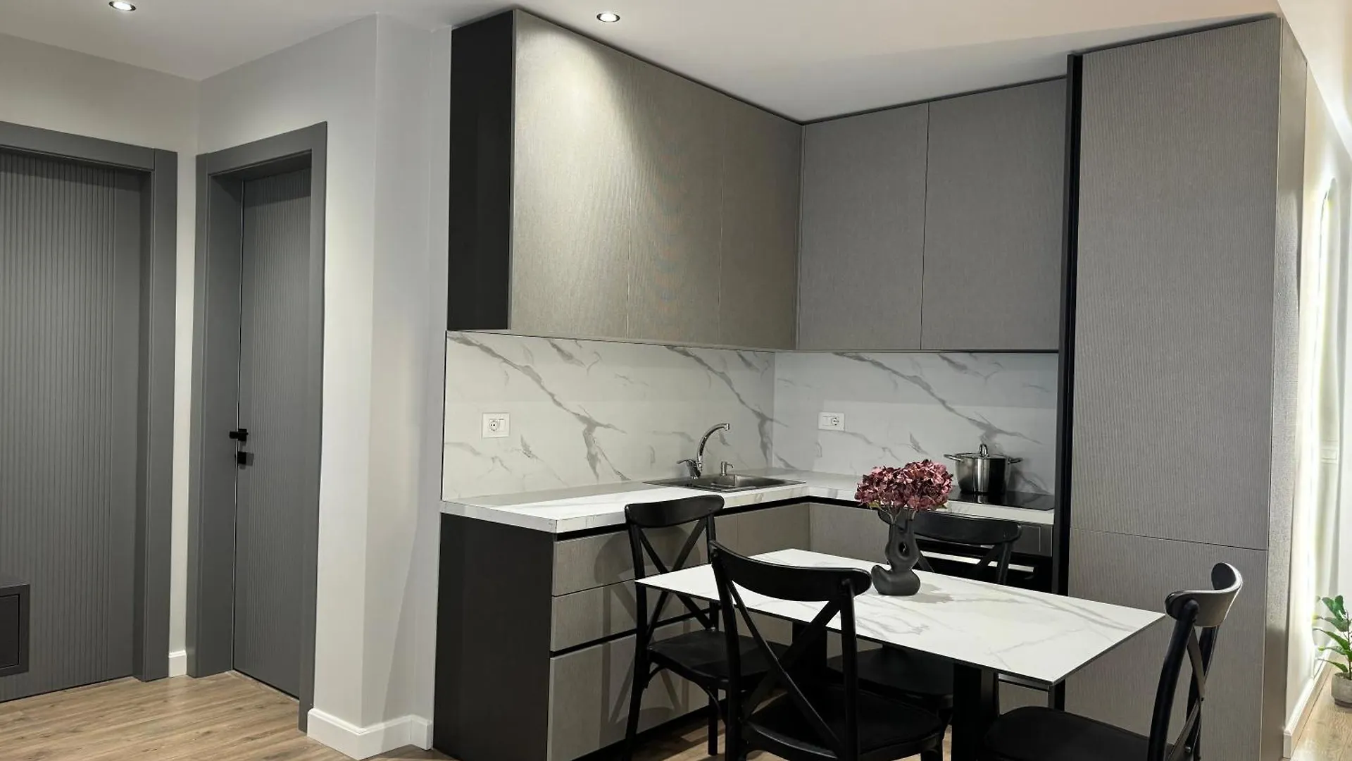 Fael First Luxury Apartments Lungomare Avlonya
