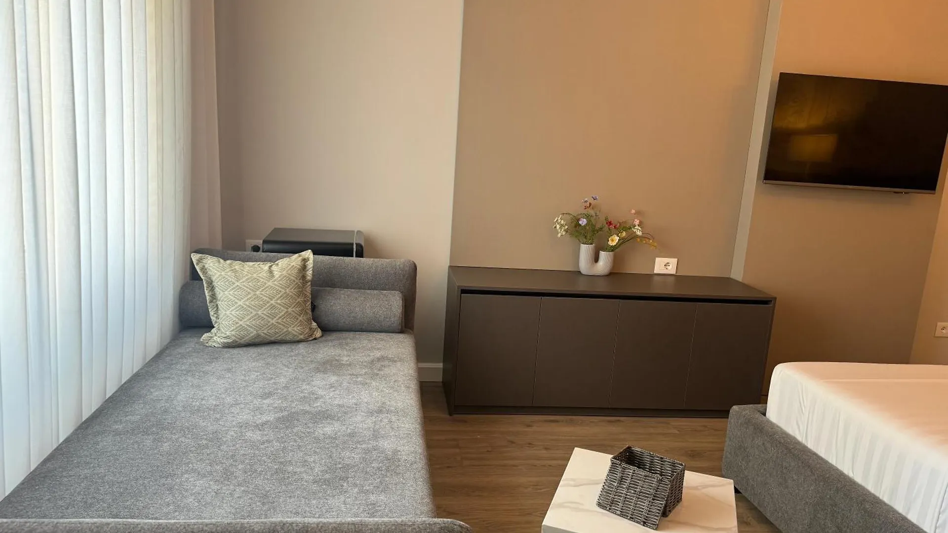 Fael First Luxury Apartments Lungomare Avlonya 0*,  Arnavutluk