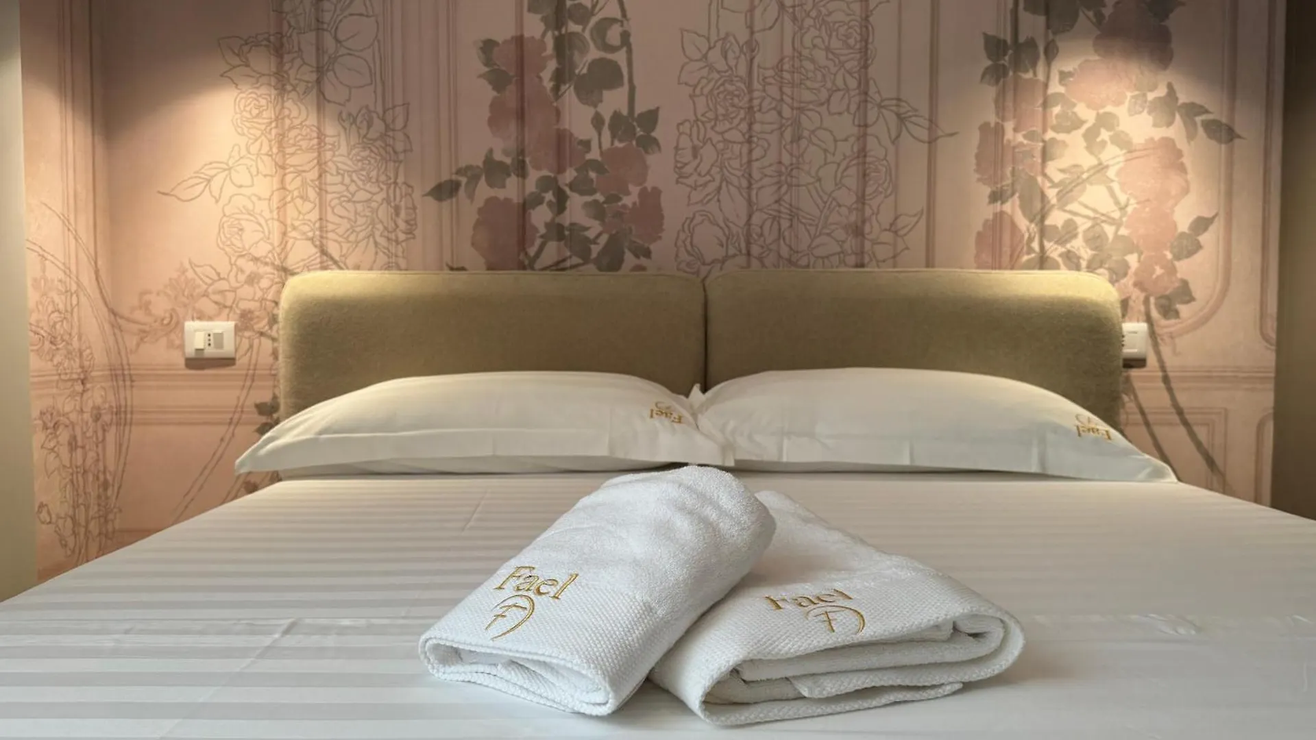 Fael First Luxury Apartments Lungomare Avlonya 0*,